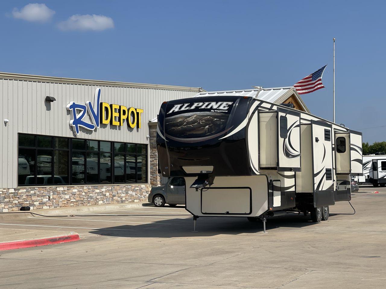 photo of 2014 KEYSTONE ALPINE 3620FL FIFTH WHEEL