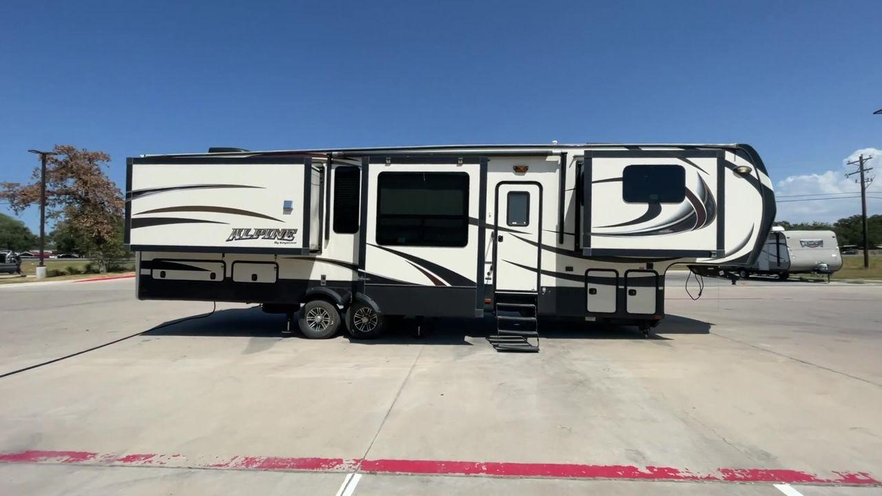 2014 GRAY KEYSTONE ALPINE 3620FL (4YDF36222EE) , Length: 39.08 ft. | Dry Weight: 12,370 lbs. | Gross Weight: 15,500 lbs. | Slides: 6 transmission, located at 4319 N Main Street, Cleburne, TX, 76033, (817) 221-0660, 32.435829, -97.384178 - Experience the 2014 Alpine 3620FL fifth wheel, the pinnacle of comfort and elegance. This RV, painstakingly designed and built by Alpine, provides the best possible fifth wheel travel experience for individuals who want nothing less. The dimensions of this unit are 39.08 ft in length, 8 ft in width, - Photo #2
