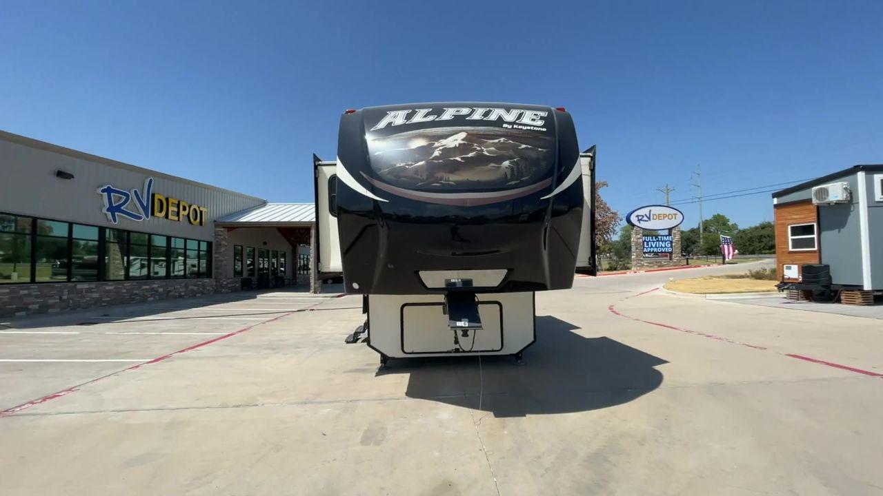2014 GRAY KEYSTONE ALPINE 3620FL (4YDF36222EE) , Length: 39.08 ft. | Dry Weight: 12,370 lbs. | Gross Weight: 15,500 lbs. | Slides: 6 transmission, located at 4319 N Main St, Cleburne, TX, 76033, (817) 678-5133, 32.385960, -97.391212 - Experience the 2014 Alpine 3620FL fifth wheel, the pinnacle of comfort and elegance. This RV, painstakingly designed and built by Alpine, provides the best possible fifth wheel travel experience for individuals who want nothing less. The dimensions of this unit are 39.08 ft in length, 8 ft in width, - Photo #4