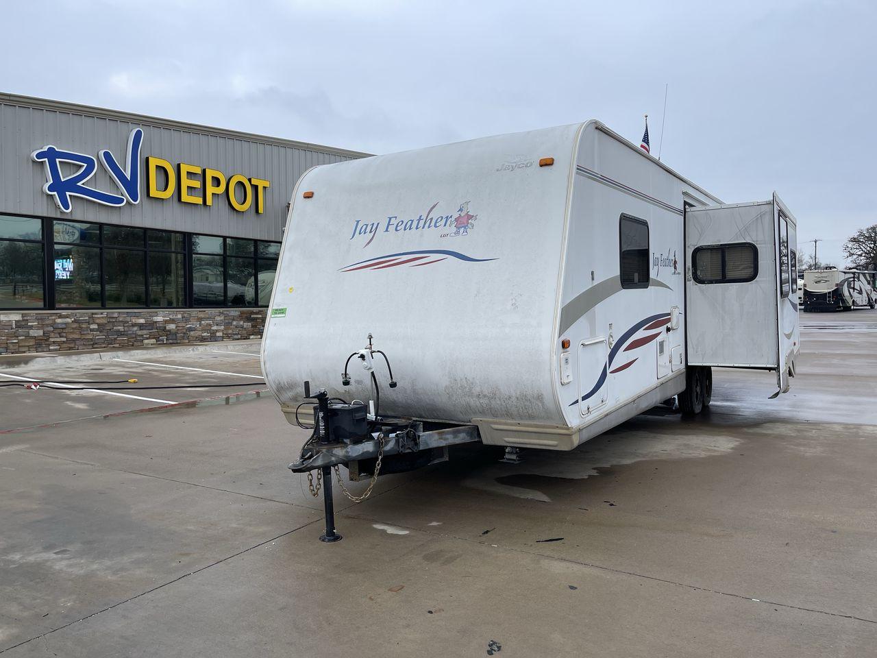 photo of 2008 JAY FEATHER LGT 29D TRAVEL TRAILER