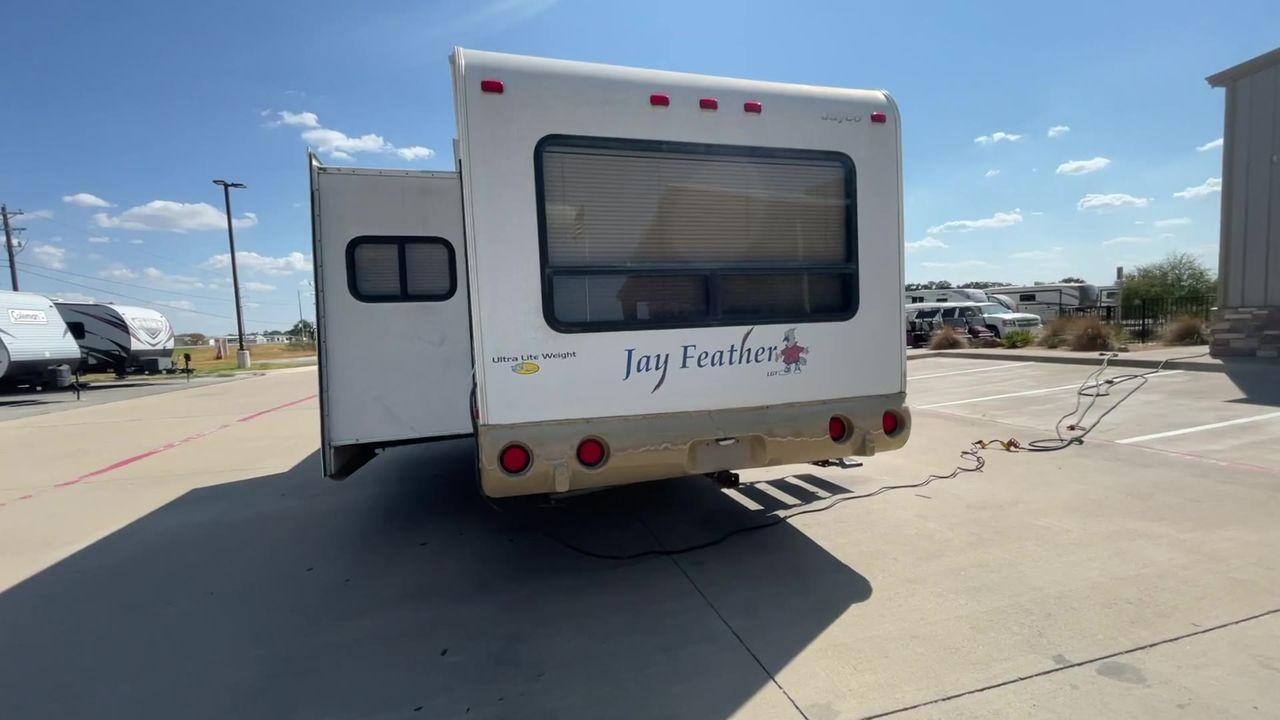 2008 WHITE JAY FEATHER 29D (1UJBJ02P381) , Length: 31.1 ft. | Dry Weight: 5,810 lbs. | Gross Weight: 7,350 lbs. | Slides: 1 transmission, located at 4319 N Main Street, Cleburne, TX, 76033, (817) 221-0660, 32.435829, -97.384178 - Explore more reasons that emphasize the benefits of having this RV as your own. (1) It is lightweight and durable, thanks to its Aluminum Frame and Fiberglass body panels that are resistant to rust and corrosion. (2) It offers a smooth, attractive finish and additional weather resistance with it - Photo #8