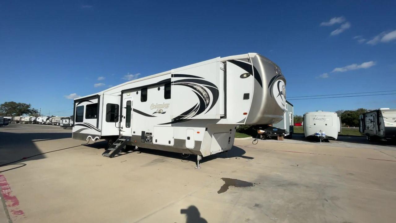 2018 TAN FOREST RIVER COLUNMBUS 383FB (4X4FCMP27J6) , Length: 42.08 ft. | Dry Weight: 13,164 lbs. | Gross Weight: 16,164 lbs. | Slides: 4 transmission, located at 4319 N Main Street, Cleburne, TX, 76033, (817) 221-0660, 32.435829, -97.384178 - The 2018 Palomino Columbus 383FB is a luxurious fifth wheel designed to redefine your camping experience with its opulent features and thoughtful layout. This remarkable model boasts a length of 42.08 feet and a dry weight of 13,164 lbs. These specs alone ensure a spacious and stable platform for yo - Photo #3