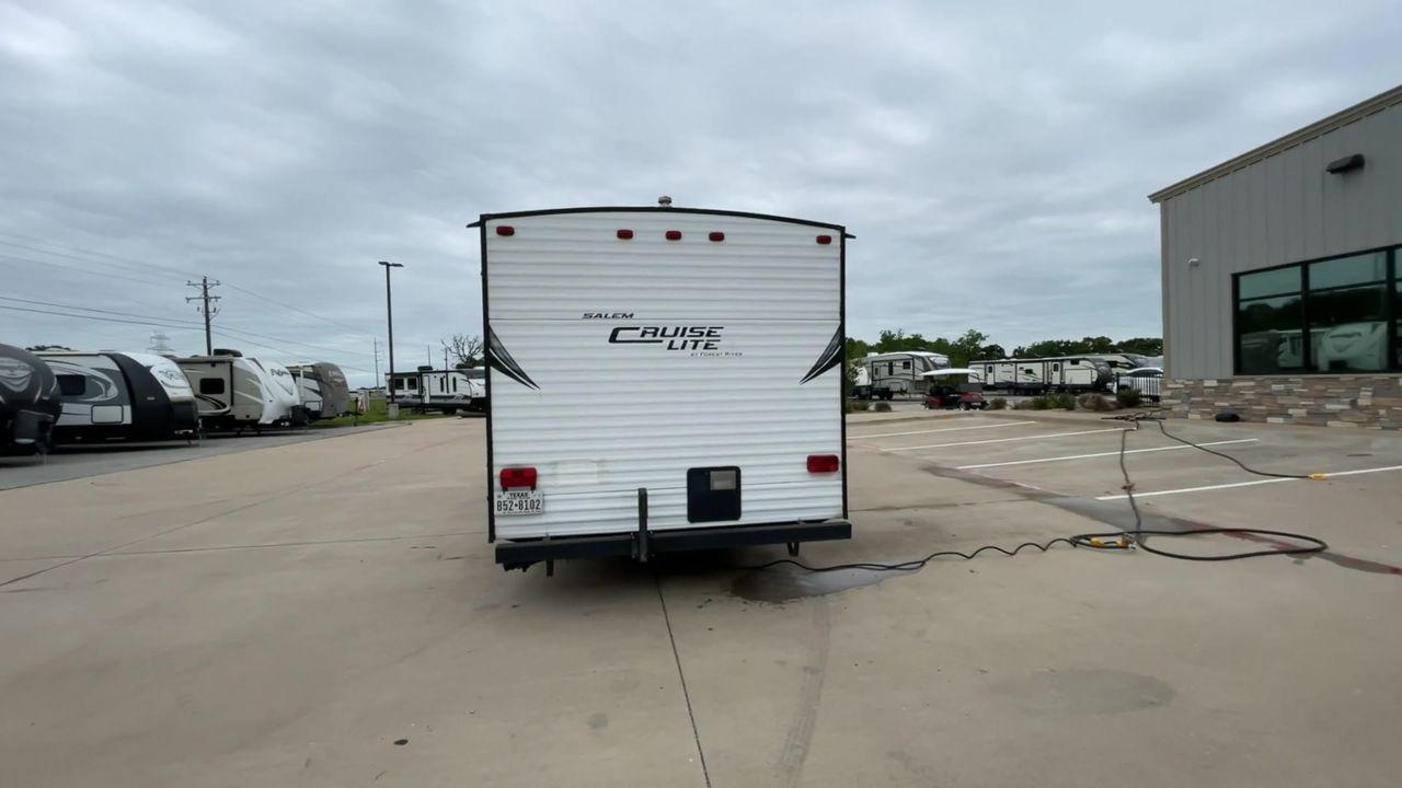 2015 WHITE SALEM CRUISE LITE 261BH (4X4TSMB20F7) , located at 4319 N Main Street, Cleburne, TX, 76033, (817) 221-0660, 32.435829, -97.384178 - This 2015 Forest River Salem Cruise Lite 261BHXL travel trailer measures 29'1" feet. It is a dual axle, chrome wheel setup with electric drum brakes. Its dry weight is 4,313 lbs, its payload capacity 3,082 lbs, and its hitch weight 434 lbs. The aluminum exterior is painted white with gray graphics. - Photo #8