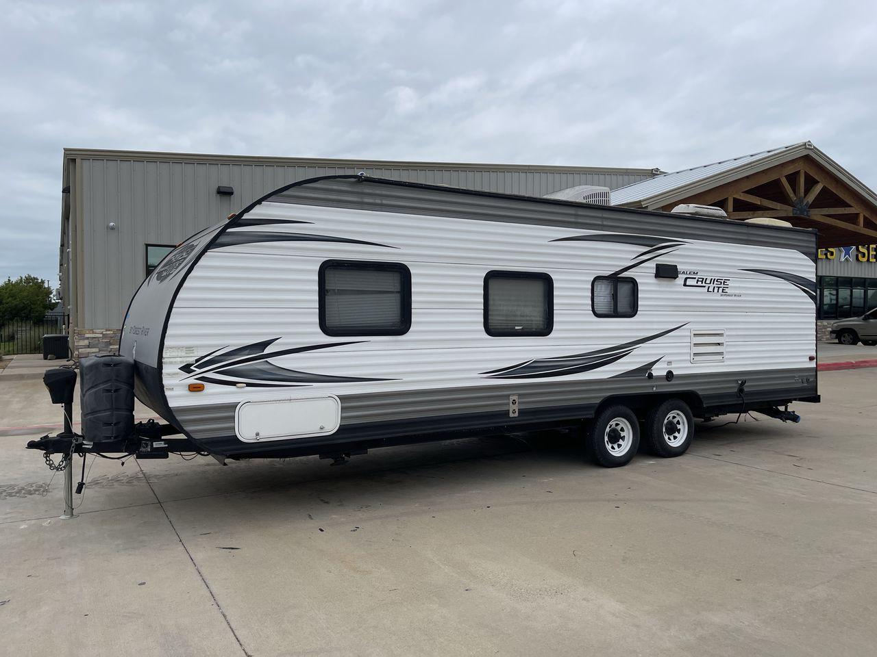 2015 WHITE SALEM CRUISE LITE 261BH (4X4TSMB20F7) , located at 4319 N Main Street, Cleburne, TX, 76033, (817) 221-0660, 32.435829, -97.384178 - This 2015 Forest River Salem Cruise Lite 261BHXL travel trailer measures 29'1" feet. It is a dual axle, chrome wheel setup with electric drum brakes. Its dry weight is 4,313 lbs, its payload capacity 3,082 lbs, and its hitch weight 434 lbs. The aluminum exterior is painted white with gray graphics. - Photo #24