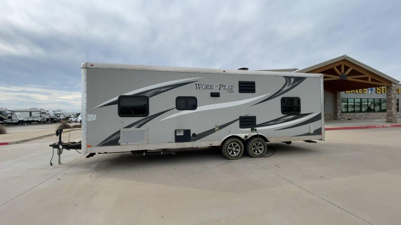 2016 WHITE FOREST RIVER WORK N PLAY 25CB (4X4TWPA21GB) , located at 4319 N Main St, Cleburne, TX, 76033, (817) 678-5133, 32.385960, -97.391212 - Photo #6