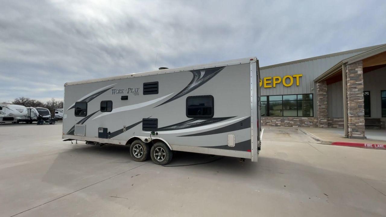 2016 WHITE FOREST RIVER WORK N PLAY 25CB (4X4TWPA21GB) , located at 4319 N Main St, Cleburne, TX, 76033, (817) 678-5133, 32.385960, -97.391212 - Photo #7