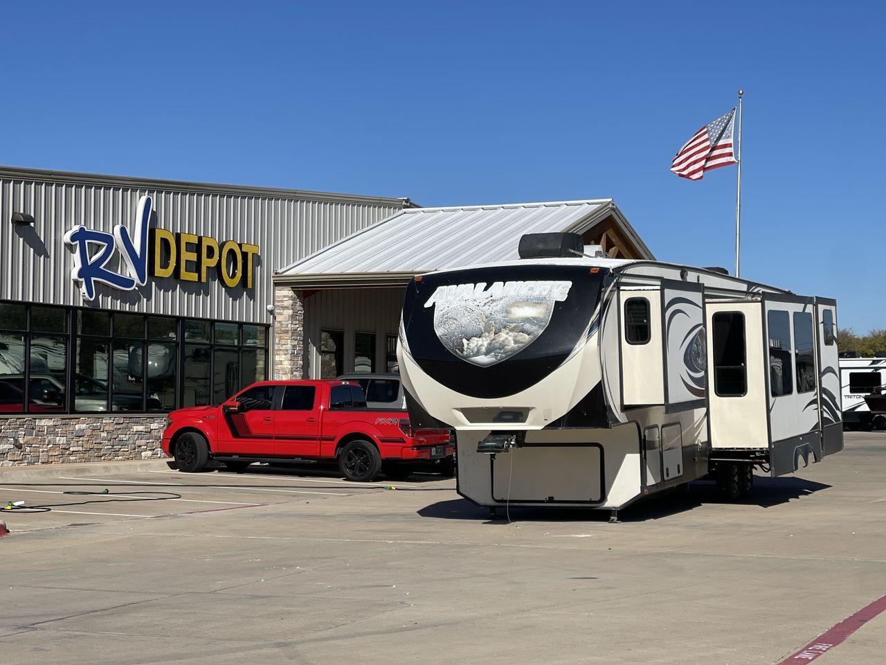 photo of 2015 KEYSTONE AVALANCHE 361TG FIFTH WHEEL