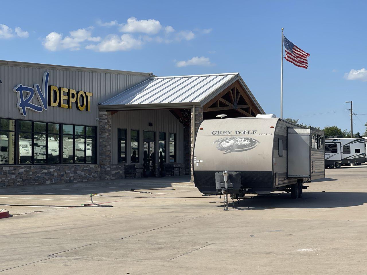 photo of 2017 CHEROKEE GRAY WOLF 26DBH TRAVEL TRAILER