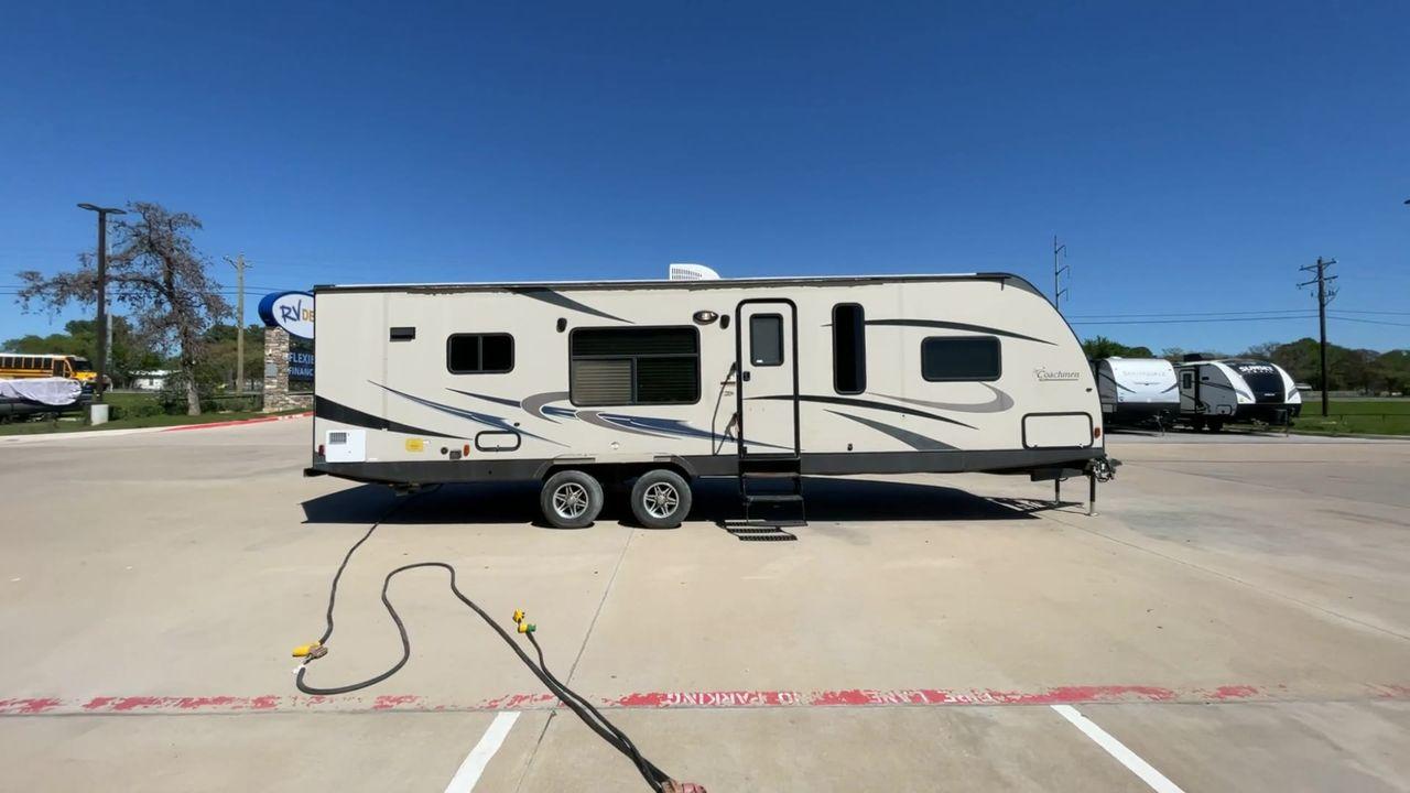 2015 WHITE COACHMEN FREEDOM EXPRESS 305R (5ZT2FEWB3FA) , Length: 34.5 ft | Dry Weight: 6,199 lbs | Gross Weight: 9,500 lbs | Slides: 2 transmission, located at 4319 N Main St, Cleburne, TX, 76033, (817) 678-5133, 32.385960, -97.391212 - Photo #2