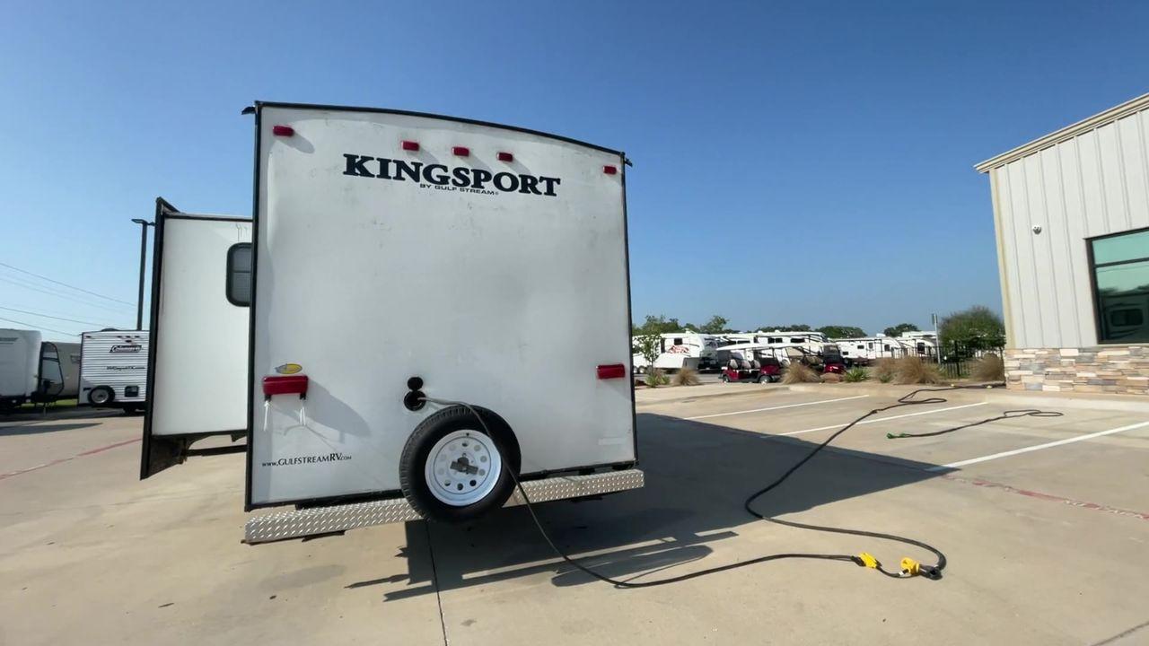 2014 WHITE GULFSTREAM KINGSPORT 265BHG (1NL1GTM28E1) , Length: 28.92 ft. | Dry Weight: 6,000 lbs. | Slides: 1 transmission, located at 4319 N Main St, Cleburne, TX, 76033, (817) 678-5133, 32.385960, -97.391212 - With the 2014 Gulf Stream Kingsport 265BHG Travel Trailer, go out on your camping excursions. This travel trailer, built for ease and comfort, provides a flexible and luxurious living area for wonderful outdoor adventures. This unit has dimensions of 28.92 ft in length, 8 ft in width, and 10.75 f - Photo #8