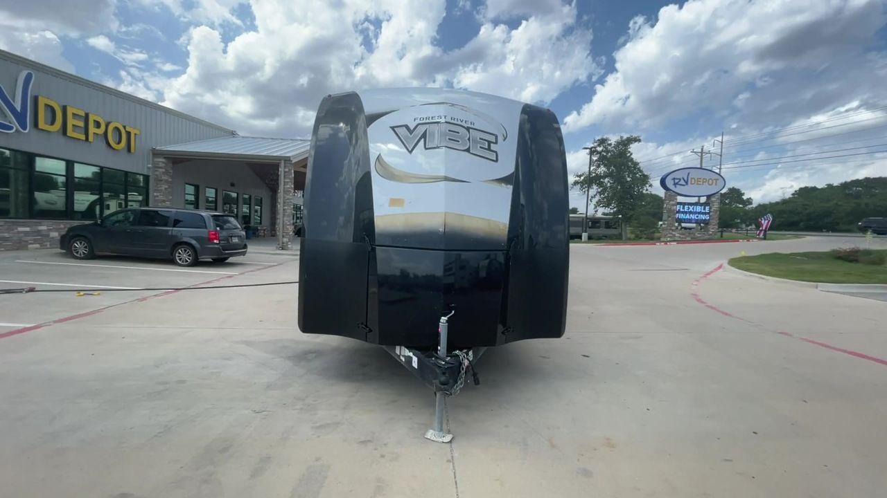 2017 TAN FOREST RIVER VIBE 268RKS (4X4TVBC22H4) , Length: 34.5 ft. | Dry Weight: 6,540 lbs. | Slides: 1 transmission, located at 4319 N Main St, Cleburne, TX, 76033, (817) 678-5133, 32.385960, -97.391212 - Experience the 2017 Forest River Vibe 268RKS Travel Trailer, which offers the ideal fusion of comfort and style. This travel trailer provides a comfortable living area for your travels and is ideal for both novice and experienced RVers. The dimensions of this unit are 34.5 ft in length, 8 ft in w - Photo #4