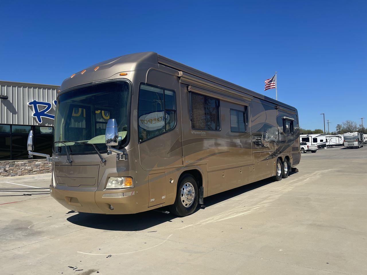 2006 TAN DES MONACO SIGNATURE COMMANDER (1RF17561561) , located at 4319 N Main St, Cleburne, TX, 76033, (817) 678-5133, 32.385960, -97.391212 - The 2006 Monaco Signature 45 is the ultimate in luxury and speed. It is a diesel pusher motorhome that oozes class and precision engineering. This 45-foot wonder shows how dedicated Monaco is to quality work and new ideas. The Signature 45 has a strong diesel engine and is well-built, so it has a sm - Photo #20