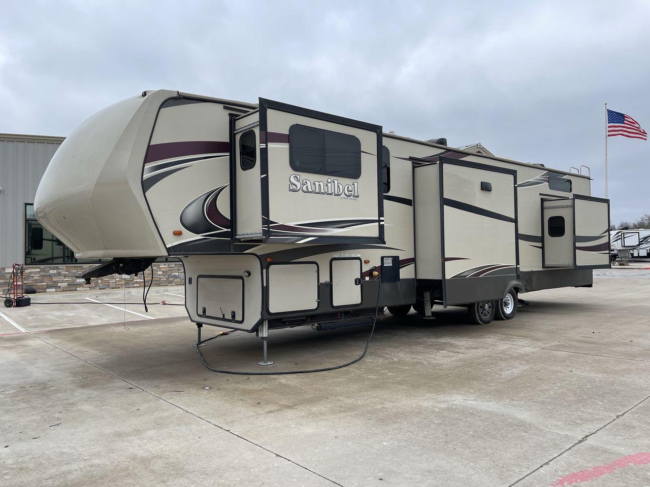 2017 BROWN FOREST RIVER SANIBEL 3901FL (5ZT3SN4B1HG) , Length: 41.83 ft. | Dry Weight: 13,979 lbs. | Slides: 5 transmission, located at 4319 N Main Street, Cleburne, TX, 76033, (817) 221-0660, 32.435829, -97.384178 - Photo #23