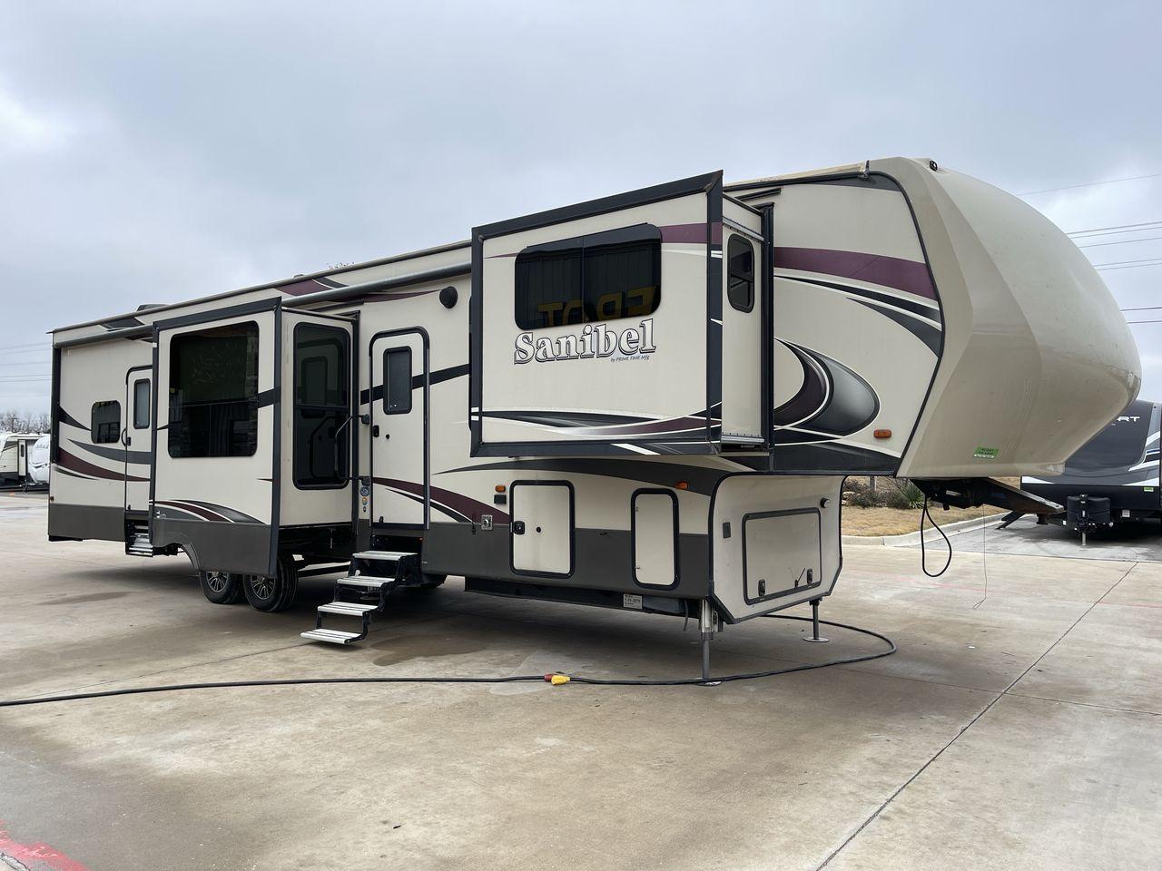 2017 BROWN FOREST RIVER SANIBEL 3901FL (5ZT3SN4B1HG) , Length: 41.83 ft. | Dry Weight: 13,979 lbs. | Slides: 5 transmission, located at 4319 N Main Street, Cleburne, TX, 76033, (817) 221-0660, 32.435829, -97.384178 - Photo #24
