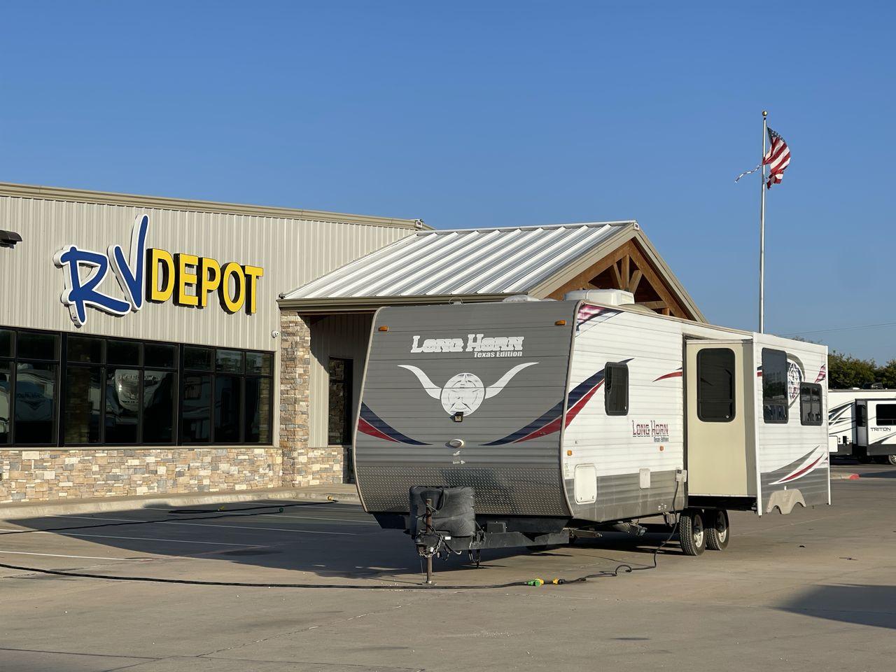 photo of 2013 CROSSROADS RV LONGHORN 27RL TRAVEL TRAILER