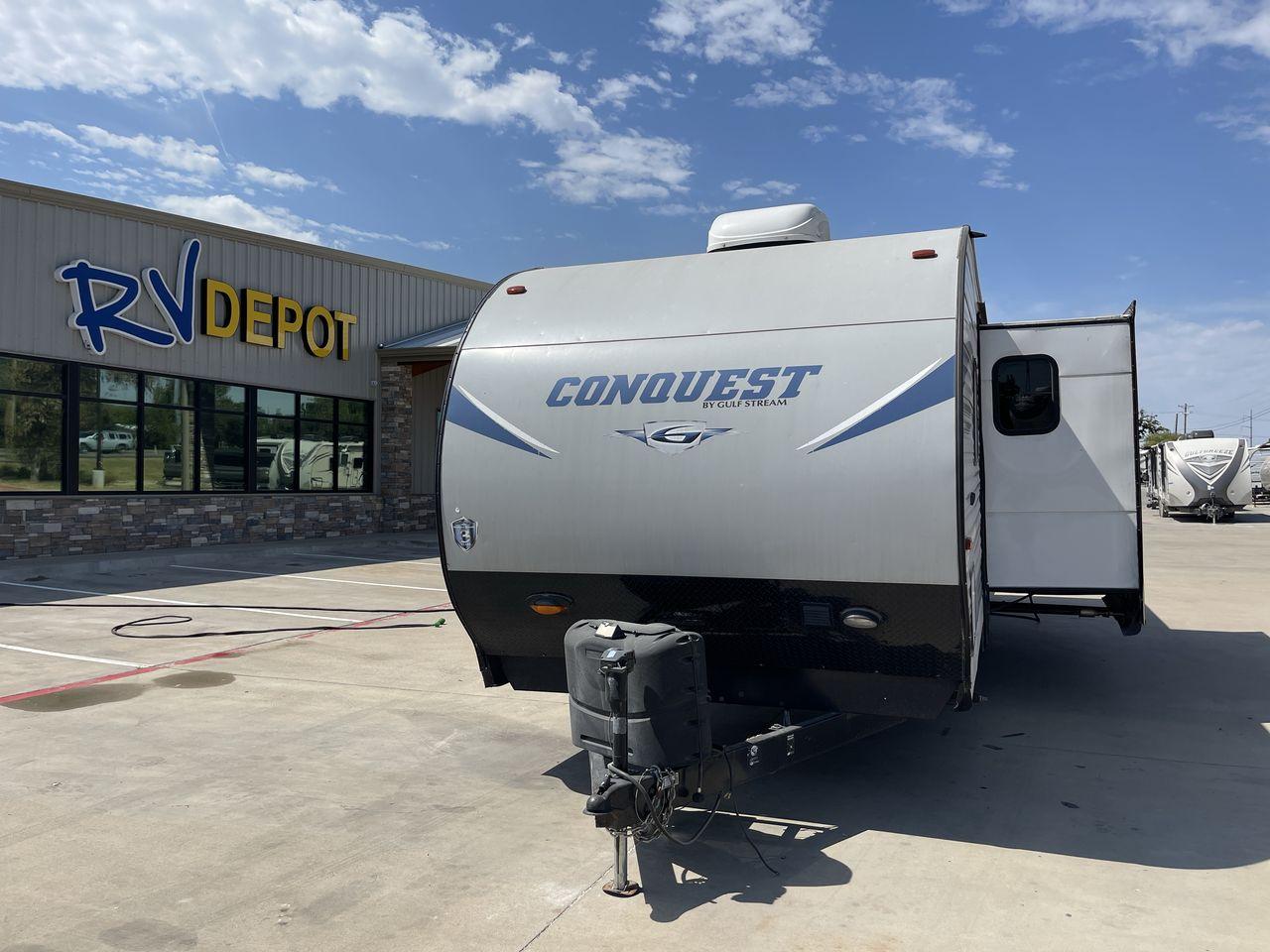2019 WHITE GULFSTREAM CONQUEST 301TB (1NL1G3421K1) , Length: 34.08 ft. | Dry Weight: 6,845 lbs. | Slides: 1 transmission, located at 4319 N Main St, Cleburne, TX, 76033, (817) 678-5133, 32.385960, -97.391212 - The 2019 Gulf Stream Conquest 301TB travel trailer will help you prepare for your next vacation. This well-thought-out, kid-friendly RV is your ticket to enjoyable and unique camping trips. The dimensions of this unit are 34.08 ft in length, 8 ft in width, and 10.75 ft in height. It has a dry weight - Photo #0