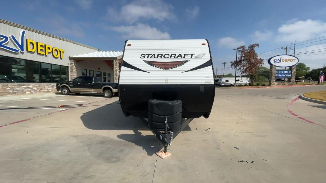 2018 WHITE STARCRAFT AUTUMN RIDGE 23RLS (1SABS0BN5J2) , Length: 29.08 ft. | Dry Weight: 5,297 lbs. | Slides: 1 transmission, located at 4319 N Main St, Cleburne, TX, 76033, (817) 678-5133, 32.385960, -97.391212 - The 2018 Starcraft Autumn Ridge 23RLS travel trailer is a stylish way to take in the beauty of nature. This RV is expertly built and designed to provide the ideal balance of elegance, practicality, and comfort for your camping excursions. This travel trailer measures 29.08 ft in length, 7.92 ft i - Photo #4
