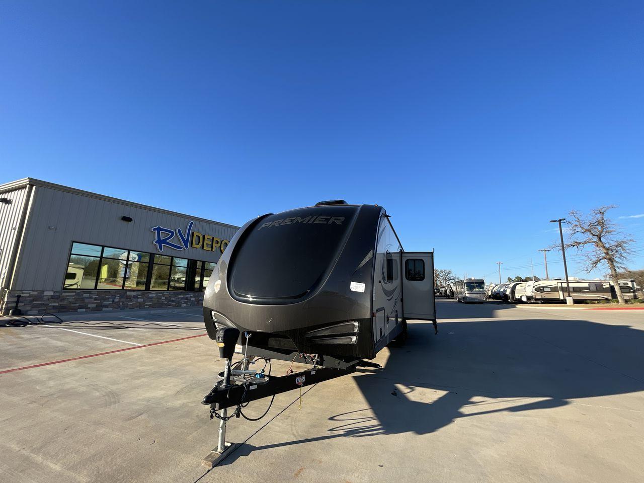 2018 BLACK KEYSTONE PREMIER 30RIPR (4YDT29R22JD) , Length: 35.42 ft. | Dry Weight: 6,675 lbs. | Gross Weight: 8,200 lbs. | Slides: 2 transmission, located at 4319 N Main St, Cleburne, TX, 76033, (817) 678-5133, 32.385960, -97.391212 - Photo #0