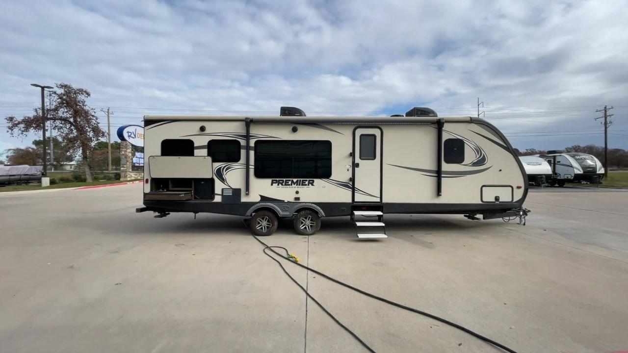 2018 BLACK KEYSTONE PREMIER 30RIPR (4YDT29R22JD) , Length: 35.42 ft. | Dry Weight: 6,675 lbs. | Gross Weight: 8,200 lbs. | Slides: 2 transmission, located at 4319 N Main Street, Cleburne, TX, 76033, (817) 221-0660, 32.435829, -97.384178 - With a length of 35 feet and a dry weight of 6,675 pounds, the 2018 Keystone Premier 30K offers spacious living quarters while remaining lightweight and easy to tow. Inside the Premier 30K, you'll be greeted by a beautifully designed interior that boasts residential-style finishes and upscale amenit - Photo #2