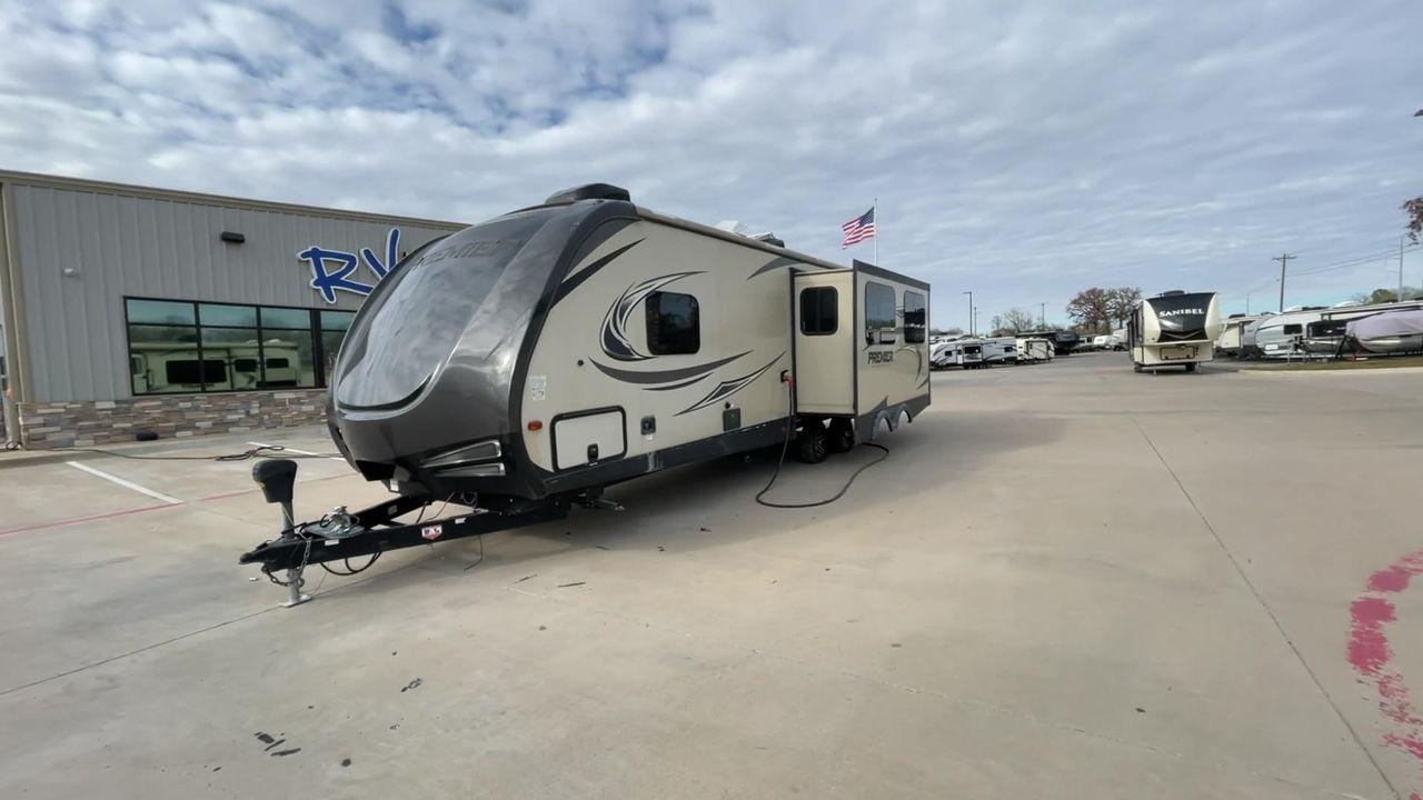 2018 BLACK KEYSTONE PREMIER 30RIPR (4YDT29R22JD) , Length: 35.42 ft. | Dry Weight: 6,675 lbs. | Gross Weight: 8,200 lbs. | Slides: 2 transmission, located at 4319 N Main St, Cleburne, TX, 76033, (817) 678-5133, 32.385960, -97.391212 - Photo #5