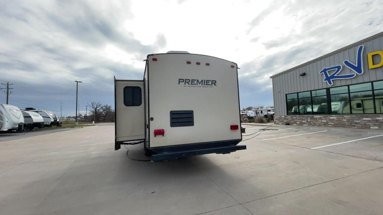 2018 BLACK KEYSTONE PREMIER 30RIPR (4YDT29R22JD) , Length: 35.42 ft. | Dry Weight: 6,675 lbs. | Gross Weight: 8,200 lbs. | Slides: 2 transmission, located at 4319 N Main St, Cleburne, TX, 76033, (817) 678-5133, 32.385960, -97.391212 - Photo #8