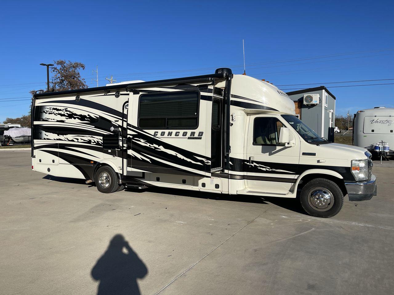 2011 WHITE COACHMEN CONCORD 300TS (1FDEX4FS9BD) , Length: 30.83 ft. | Dry Weight: 12,110 lbs. | Gross Weight: 14,500 lbs. | Slides: 3 transmission, located at 4319 N Main St, Cleburne, TX, 76033, (817) 678-5133, 32.385960, -97.391212 - The 2011 Coachmen Concord 300TS, a class C motorhome that redefines travel comfort and convenience. With a length of 31 feet, this well-maintained model is built on a Ford E450 chassis, powered by a dependable Triton V10 engine, ensuring a smooth and reliable journey. The Concord 300TS features thre - Photo #22