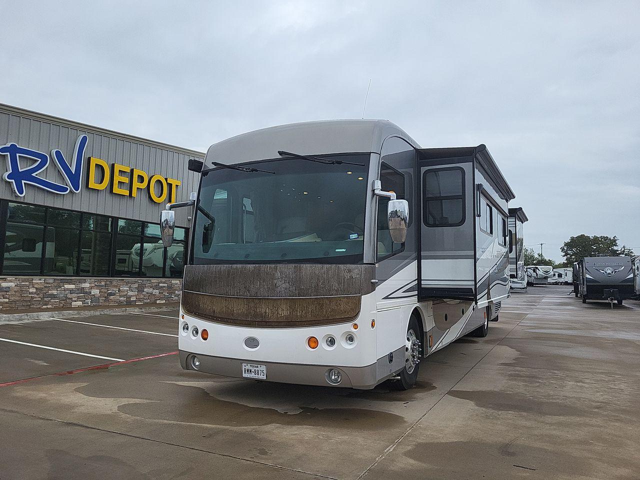 2009 WHITE FLEETWOOD AMERICAM ALLEGIANCE 40X (4VZBR1D9X9C) , Length: 40.96 ft. | Gross Weight: 34,600 lbs. | Slides: 3 transmission, located at 4319 N Main St, Cleburne, TX, 76033, (817) 678-5133, 32.385960, -97.391212 - Photo #0