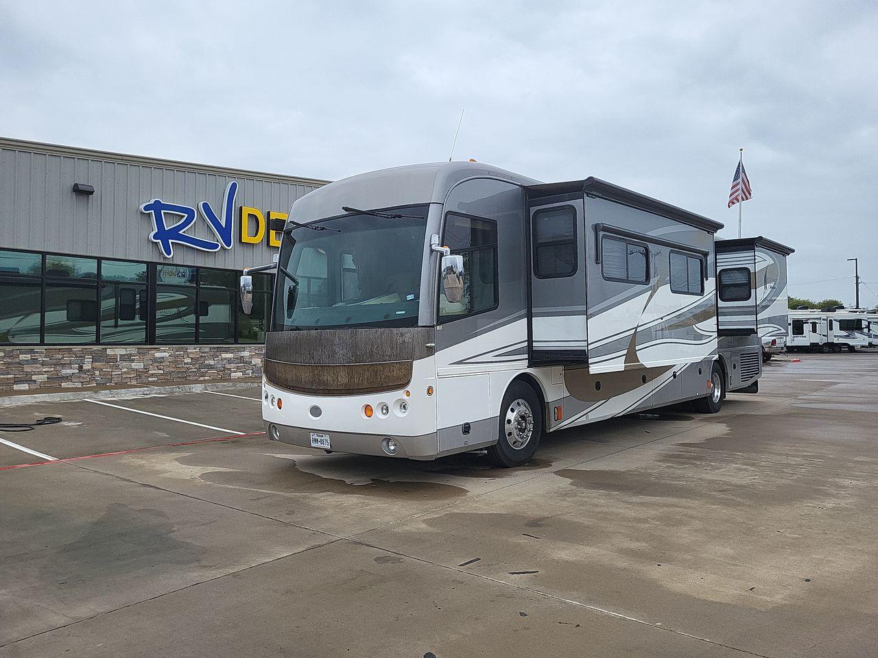 2009 WHITE FLEETWOOD AMERICAM ALLEGIANCE 40X (4VZBR1D9X9C) , Length: 40.96 ft. | Gross Weight: 34,600 lbs. | Slides: 3 transmission, located at 4319 N Main Street, Cleburne, TX, 76033, (817) 221-0660, 32.435829, -97.384178 - Photo #8