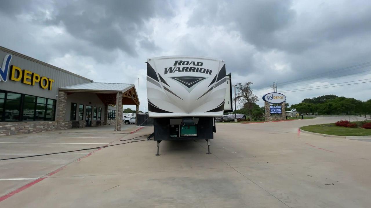 2019 HEARTLAND ROAD WARRIOR 427RW (5SFCG4435KE) , Length: 44.08 ft. | Dry Weight: 16,400 lbs. | Gross Weight: 20,000 lbs. | Slides: 2 transmission, located at 4319 N Main Street, Cleburne, TX, 76033, (817) 221-0660, 32.435829, -97.384178 - The 2019 Heartland Road Warrior 427RW fifth wheel toy hauler is ready for your next journey. The length of this amazing RV is 44.08 feet, its dry weight is 16,400 lbs and its gross weight is 20,000 lbs. This makes it stable and long-lasting on the road. This RV is strong and stylish, with two slides - Photo #4