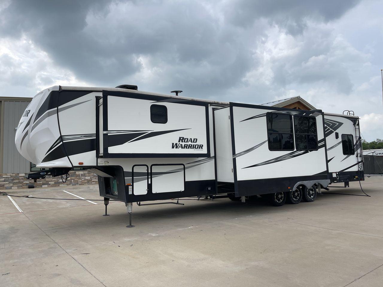 2019 HEARTLAND ROAD WARRIOR 427RW (5SFCG4435KE) , Length: 44.08 ft. | Dry Weight: 16,400 lbs. | Gross Weight: 20,000 lbs. | Slides: 2 transmission, located at 4319 N Main Street, Cleburne, TX, 76033, (817) 221-0660, 32.435829, -97.384178 - The 2019 Heartland Road Warrior 427RW fifth wheel toy hauler is ready for your next journey. The length of this amazing RV is 44.08 feet, its dry weight is 16,400 lbs and its gross weight is 20,000 lbs. This makes it stable and long-lasting on the road. This RV is strong and stylish, with two slides - Photo #30