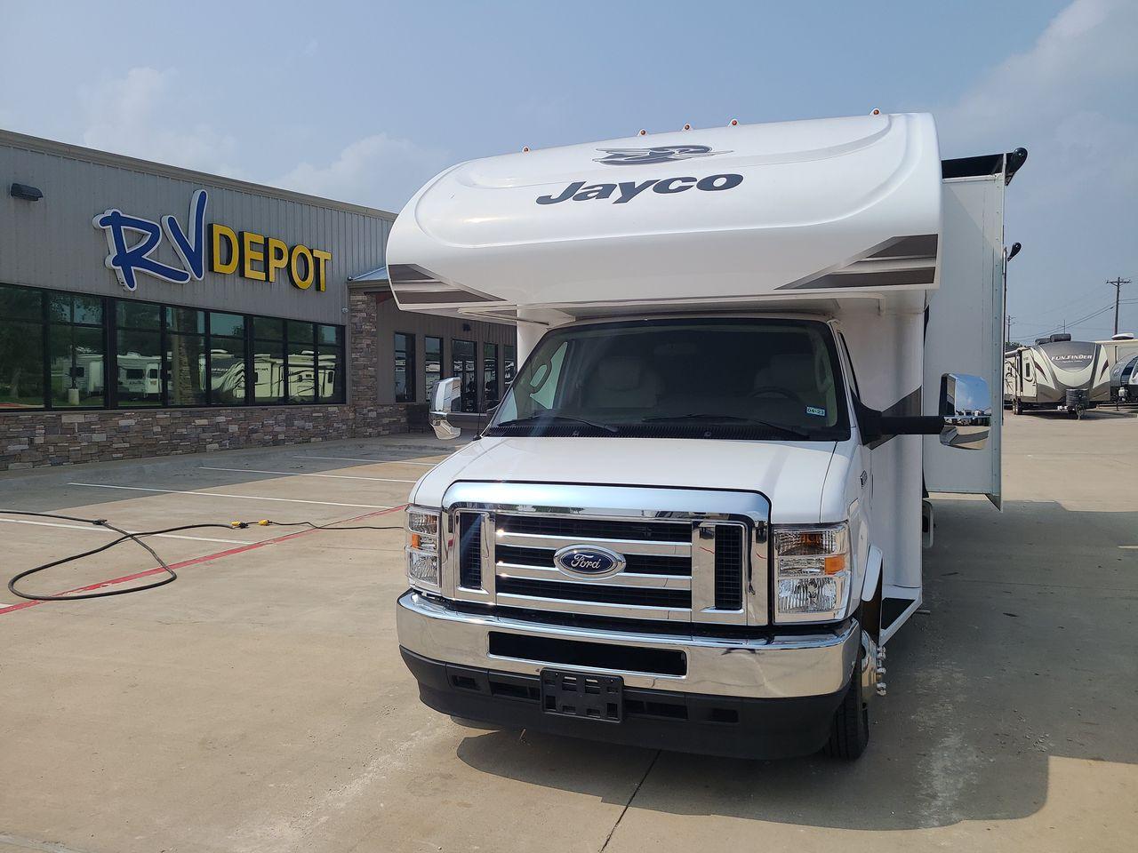 2021 WHITE JAYCO GREYHAWK 27U (1FDXE4FN7MD) , Length: 29.92 ft. | Gross Weight: 14,500 lbs. | Slides: 2 transmission, located at 4319 N Main St, Cleburne, TX, 76033, (817) 678-5133, 32.385960, -97.391212 - Photo #0