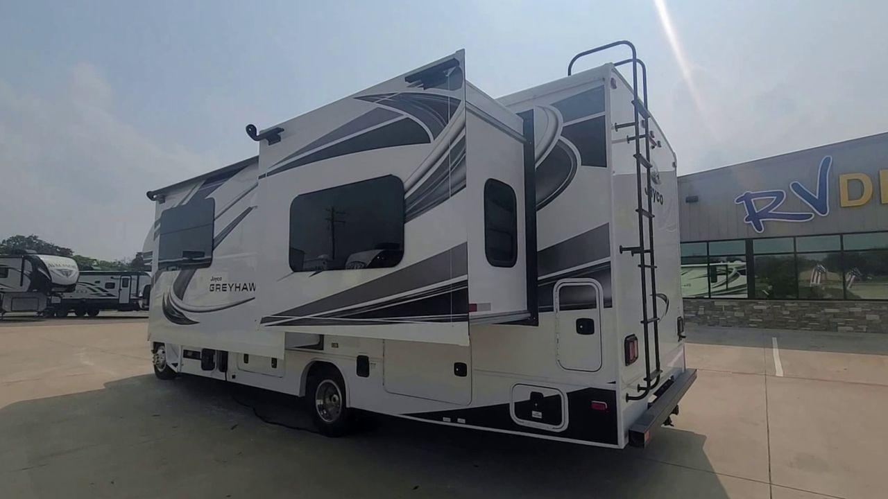 2021 WHITE JAYCO GREYHAWK 27U (1FDXE4FN7MD) , Length: 29.92 ft. | Gross Weight: 14,500 lbs. | Slides: 2 transmission, located at 4319 N Main St, Cleburne, TX, 76033, (817) 678-5133, 32.385960, -97.391212 - Photo #1