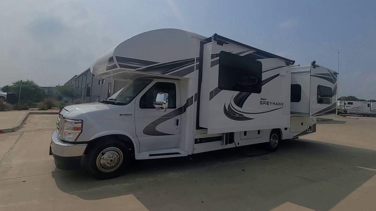 2021 WHITE JAYCO GREYHAWK 27U (1FDXE4FN7MD) , Length: 29.92 ft. | Gross Weight: 14,500 lbs. | Slides: 2 transmission, located at 4319 N Main St, Cleburne, TX, 76033, (817) 678-5133, 32.385960, -97.391212 - Photo #3