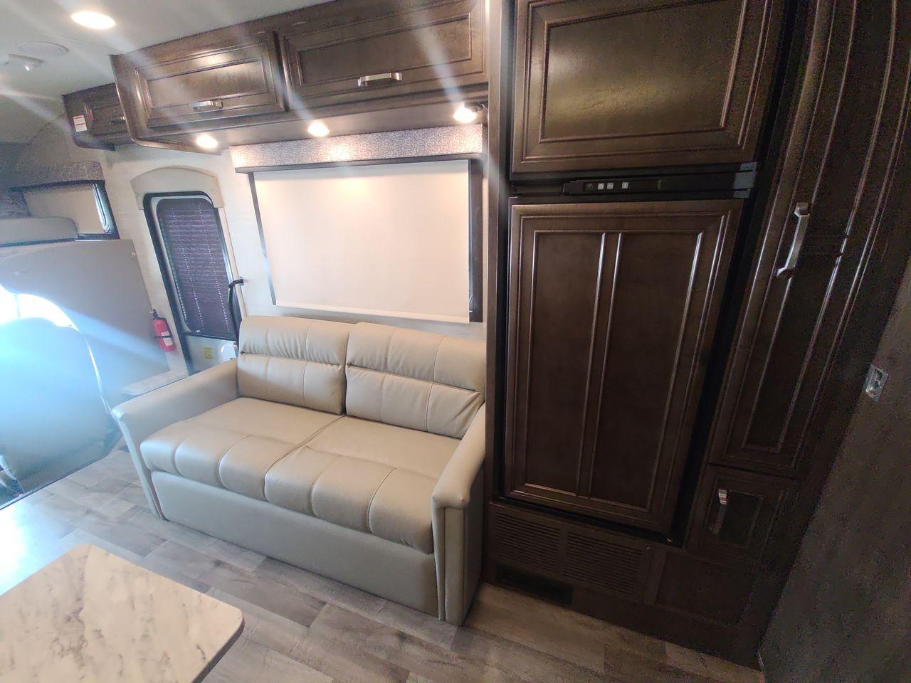 2021 WHITE JAYCO GREYHAWK 27U (1FDXE4FN7MD) , Length: 29.92 ft. | Gross Weight: 14,500 lbs. | Slides: 2 transmission, located at 4319 N Main St, Cleburne, TX, 76033, (817) 678-5133, 32.385960, -97.391212 - Photo #11