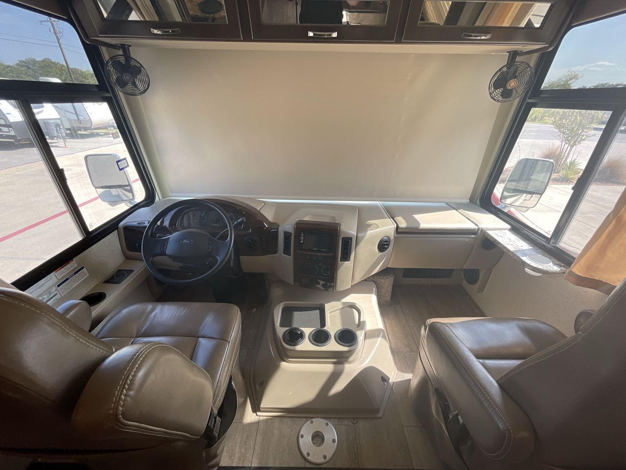 2019 TAN THOR FREEDOM TRAVELER A30 (1F65F5DY5K0) , located at 4319 N Main St, Cleburne, TX, 76033, (817) 678-5133, 32.385960, -97.391212 - Photo #24