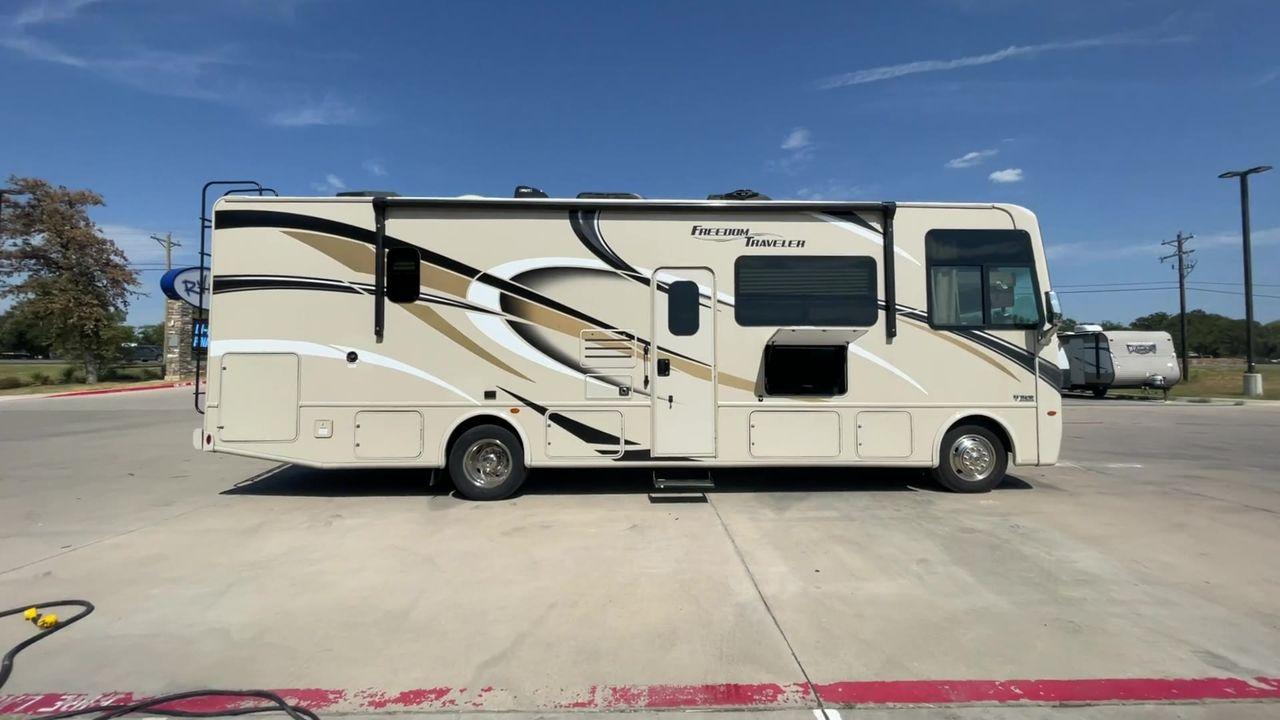 2019 TAN THOR FREEDOM TRAVELER A30 (1F65F5DY5K0) , located at 4319 N Main St, Cleburne, TX, 76033, (817) 678-5133, 32.385960, -97.391212 - Photo #2