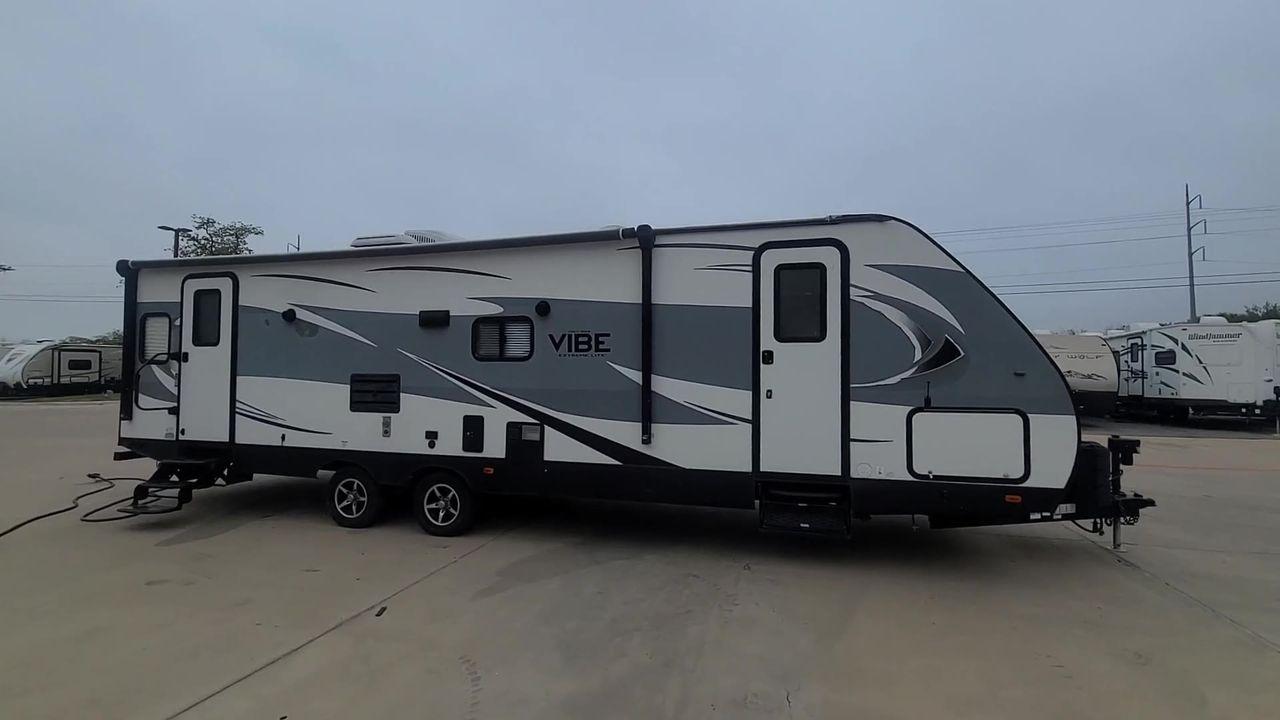 2017 WHITE FOREST RIVER VIBE 277RLS (4X4TVBD28H4) , Length: 34.58 ft. | Dry Weight: 5,945 lbs. | Slides: 1 transmission, located at 4319 N Main Street, Cleburne, TX, 76033, (817) 221-0660, 32.435829, -97.384178 - Enjoy taking trips in this Vibe Extreme Lite travel trailer style with your loved ones. One wide slide, two entry/exit doors, a rear living plan, and much more are included in the Model 277RLS! The dimensions of this unit are 34.58 ft in length, 8 ft in width, and 11 ft in height. It has a dry we - Photo #6