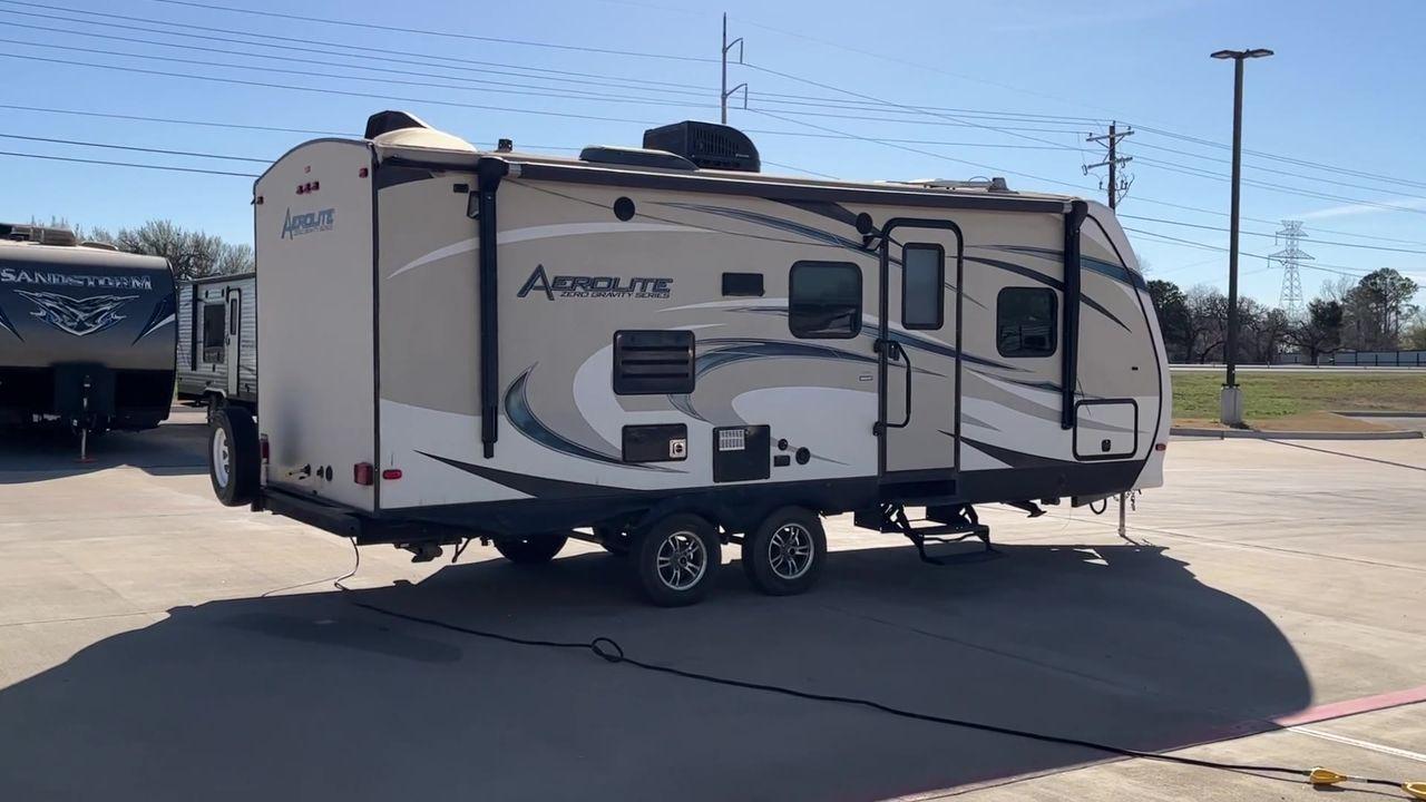2016 DUTCHMEN AEROLITE 221BHSL (4YDT22121GP) , Length: 26.58 ft. | Dry Weight: 5,271 lbs. | Slides: 1 transmission, located at 4319 N Main St, Cleburne, TX, 76033, (817) 678-5133, 32.385960, -97.391212 - Are you looking for the perfect travel trailer to explore the beautiful local driving highlights around Cleburne, TX? Look no further than this 2016 Dutchmen Aerolite 221BHSL available for sale at RV Depot in Cleburne, TX. With its affordable price of $29,995, this travel trailer is the ideal choice - Photo #1