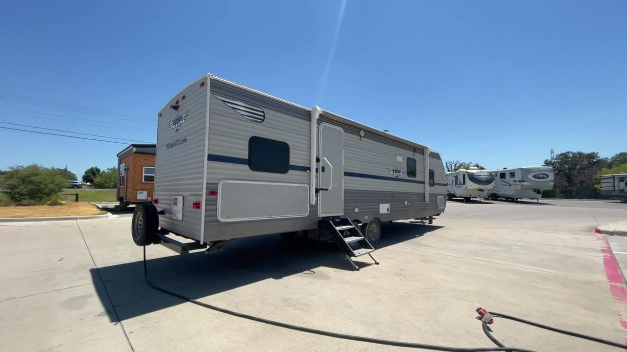 2019 TAN FOREST RIVER SHASTA 28BH (5ZT2SSTB4KE) , Length: 33.67 ft. | Slides: 1 transmission, located at 4319 N Main St, Cleburne, TX, 76033, (817) 678-5133, 32.385960, -97.391212 - Are you looking for the perfect travel trailer to explore the local driving highlights around Cleburne, TX? Look no further than this 2019 FOREST RIVER SHASTA 28BH, available for sale at RV Depot in Cleburne, TX. With its affordable price of $32,995, this travel trailer is perfect for those seeking - Photo #1