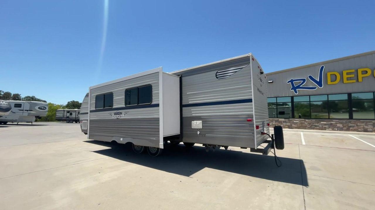 2019 TAN FOREST RIVER SHASTA 28BH (5ZT2SSTB4KE) , Length: 33.67 ft. | Slides: 1 transmission, located at 4319 N Main St, Cleburne, TX, 76033, (817) 678-5133, 32.385960, -97.391212 - Are you looking for the perfect travel trailer to explore the local driving highlights around Cleburne, TX? Look no further than this 2019 FOREST RIVER SHASTA 28BH, available for sale at RV Depot in Cleburne, TX. With its affordable price of $32,995, this travel trailer is perfect for those seeking - Photo #7