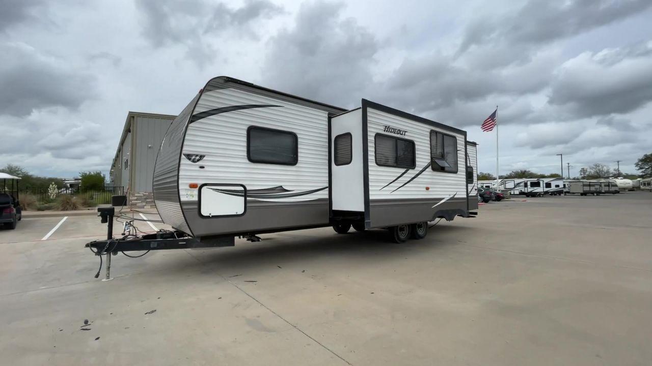 2015 KEYSTONE HIDEOUT 29BHS (4YDT29B23F7) , Length: 34.25 ft. | Dry Weight: 7,225 lbs. | Gross Weight: 9,675 lbs. | Slides: 1 transmission, located at 4319 N Main Street, Cleburne, TX, 76033, (817) 221-0660, 32.435829, -97.384178 - Photo #5