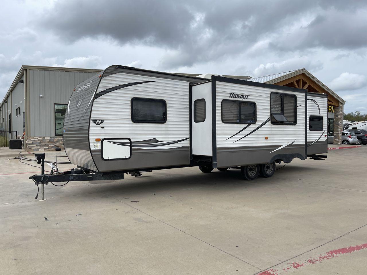 2015 KEYSTONE HIDEOUT 29BHS (4YDT29B23F7) , Length: 34.25 ft. | Dry Weight: 7,225 lbs. | Gross Weight: 9,675 lbs. | Slides: 1 transmission, located at 4319 N Main Street, Cleburne, TX, 76033, (817) 221-0660, 32.435829, -97.384178 - Photo #23