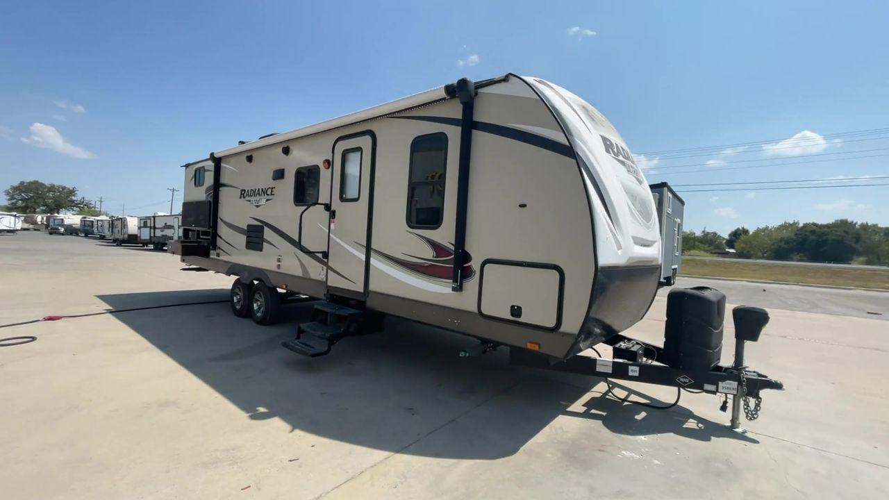 2018 CRUISER RADIANCE 28QD (5RXFB3324J2) , Length: 33.33 ft. | Dry Weight: 6,025 lbs. | Gross Weight: 9,600 lbs. | Slides: 1 transmission, located at 4319 N Main Street, Cleburne, TX, 76033, (817) 221-0660, 32.435829, -97.384178 - The 2018 Cruiser RV Radiance 28QD seamlessly blends style, comfort, and functionality to redefine your camping experience. Measuring 33 feet in length, this RV is designed for spacious and lightweight towing. The aluminum frame construction ensures durability while maintaining a manageable weight fo - Photo #3