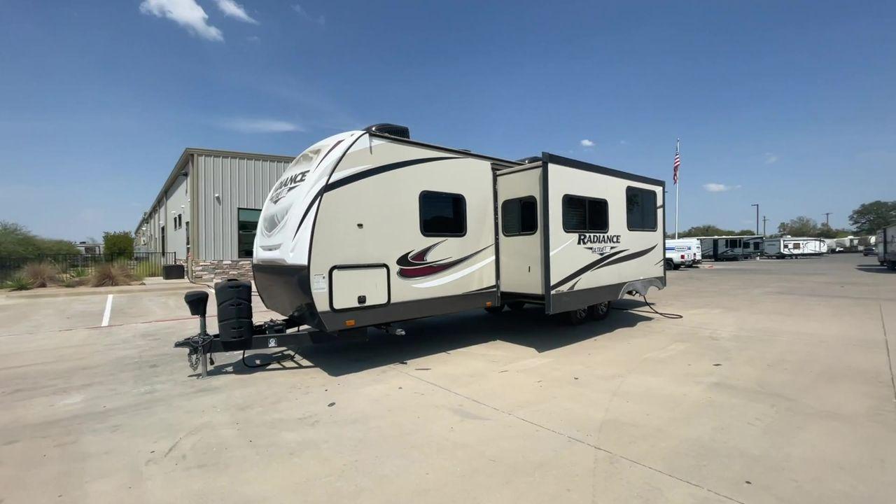 2018 CRUISER RADIANCE 28QD (5RXFB3324J2) , Length: 33.33 ft. | Dry Weight: 6,025 lbs. | Gross Weight: 9,600 lbs. | Slides: 1 transmission, located at 4319 N Main St, Cleburne, TX, 76033, (817) 678-5133, 32.385960, -97.391212 - The 2018 Cruiser RV Radiance 28QD seamlessly blends style, comfort, and functionality to redefine your camping experience. Measuring 33 feet in length, this RV is designed for spacious and lightweight towing. The aluminum frame construction ensures durability while maintaining a manageable weight fo - Photo #5