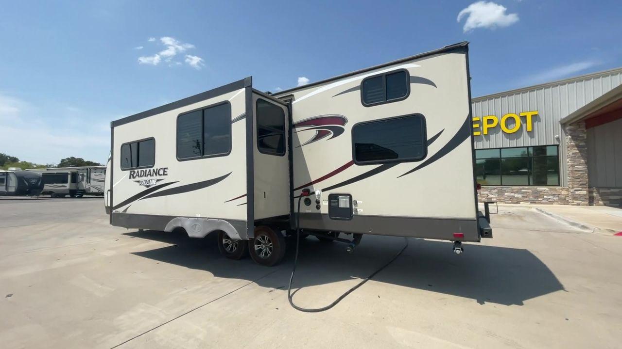 2018 CRUISER RADIANCE 28QD (5RXFB3324J2) , Length: 33.33 ft. | Dry Weight: 6,025 lbs. | Gross Weight: 9,600 lbs. | Slides: 1 transmission, located at 4319 N Main St, Cleburne, TX, 76033, (817) 678-5133, 32.385960, -97.391212 - The 2018 Cruiser RV Radiance 28QD seamlessly blends style, comfort, and functionality to redefine your camping experience. Measuring 33 feet in length, this RV is designed for spacious and lightweight towing. The aluminum frame construction ensures durability while maintaining a manageable weight fo - Photo #7