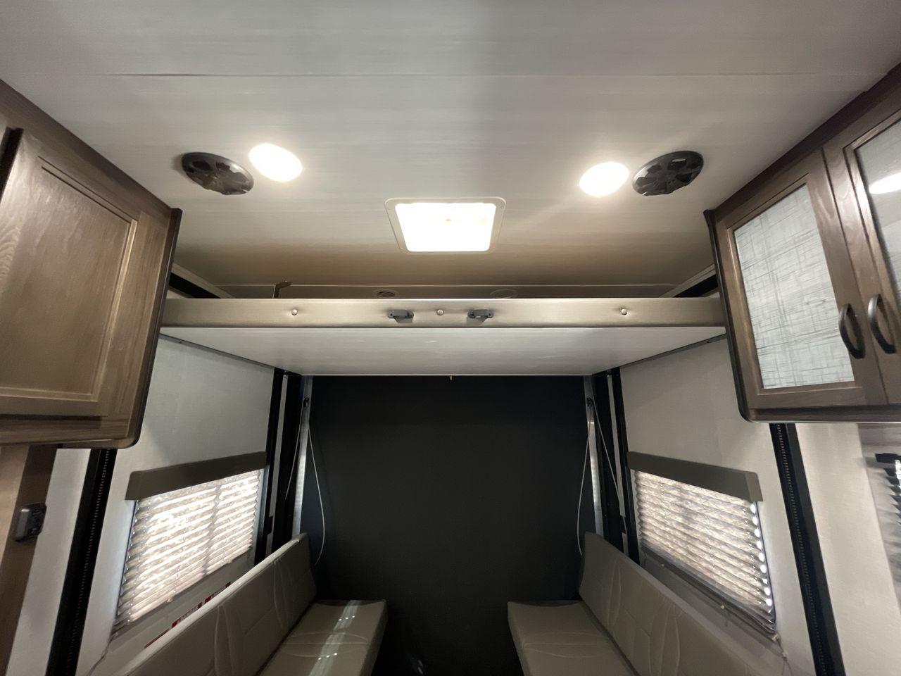 2020 WHITE WINNEBAGO SPYDER 23FB (54CUS1T21L4) , Length: 30.33 ft. | Dry Weight: 7,300 lbs. | Gross Weight: 11,300 lbs. | Slides: 0 transmission, located at 4319 N Main St, Cleburne, TX, 76033, (817) 678-5133, 32.385960, -97.391212 - With a length of 30 feet and a dry weight of 7,300 lbs, the 2020 Winnebago Spyder 23FB strikes the perfect balance between spaciousness and towing ease. Constructed with a durable aluminum body frame and fiberglass sidewalls, it offers exceptional durability and longevity on the road, ensuring that - Photo #18
