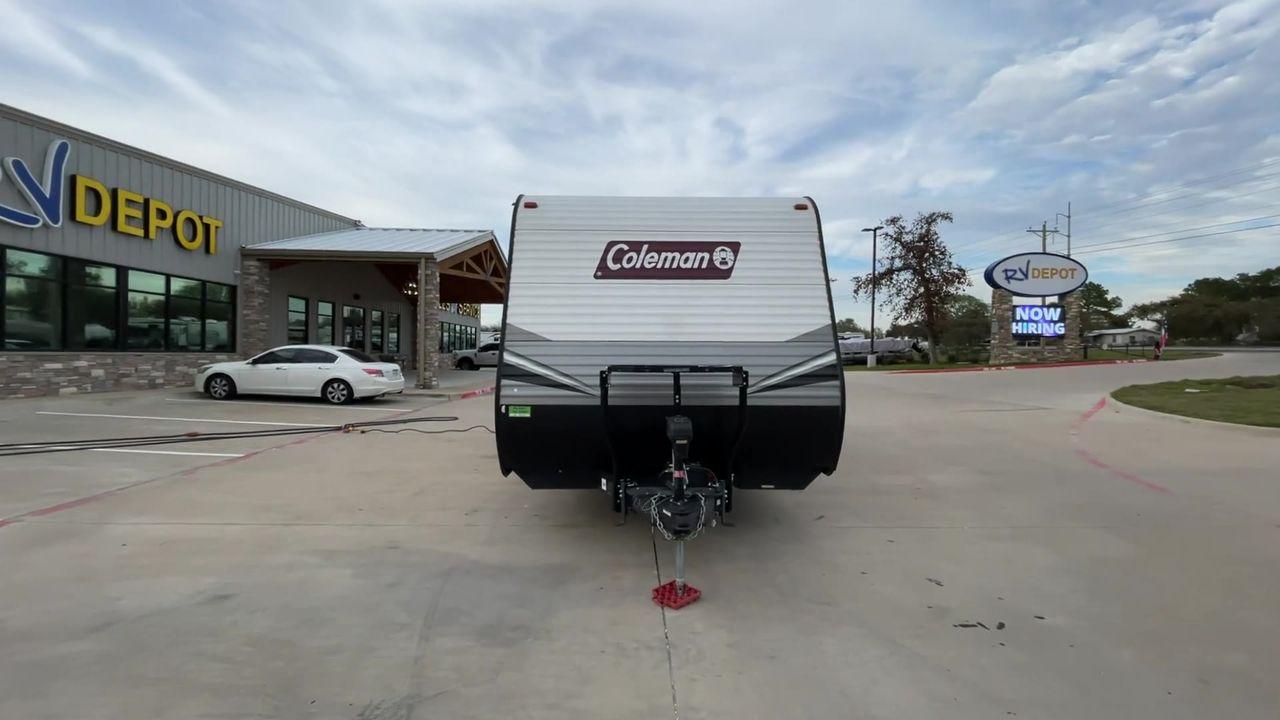 2021 WHITE KEYSTONE COLEMAN 274BH (4YDT27429MH) , Length: 28.58 ft. | Dry Weight: 4,789 lbs. | Slides: 0 transmission, located at 4319 N Main St, Cleburne, TX, 76033, (817) 678-5133, 32.385960, -97.391212 - Photo #4