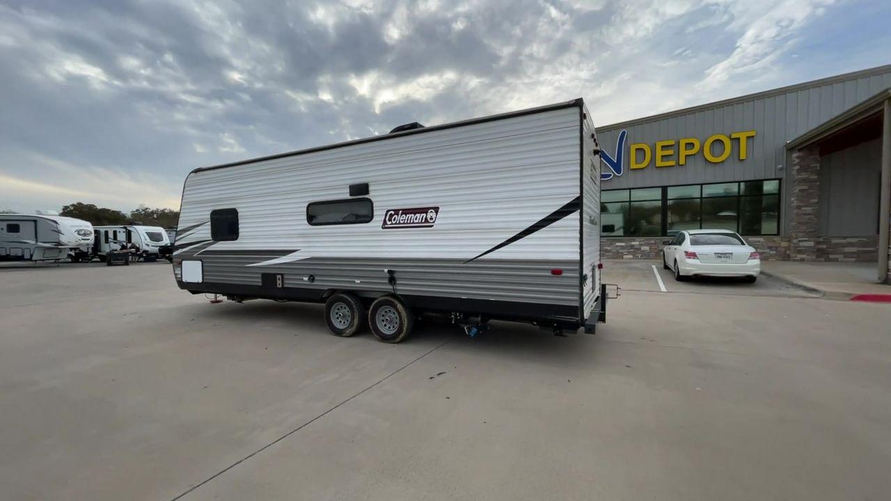 2021 WHITE KEYSTONE COLEMAN 274BH (4YDT27429MH) , Length: 28.58 ft. | Dry Weight: 4,789 lbs. | Slides: 0 transmission, located at 4319 N Main St, Cleburne, TX, 76033, (817) 678-5133, 32.385960, -97.391212 - Photo #7