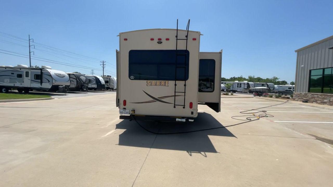 2017 FOREST RIVER SABRE 365MB (4X4FSRN22H3) , Length: 42.42 ft | Dry Weight: 12,994 lbs | Gross Weight: 15,500 lbs | Slides: 4 transmission, located at 4319 N Main Street, Cleburne, TX, 76033, (817) 221-0660, 32.435829, -97.384178 - The 2017 Forest River Sabre 365MB is a roomy fifth wheel that is meant to make camping trips more comfortable. With its spacious layout and thoughtful features, this RV provides a luxury home away from home. The unit measures 42.42 feet in length and weighs 12,994 lbs. dry, offers enough space for r - Photo #8