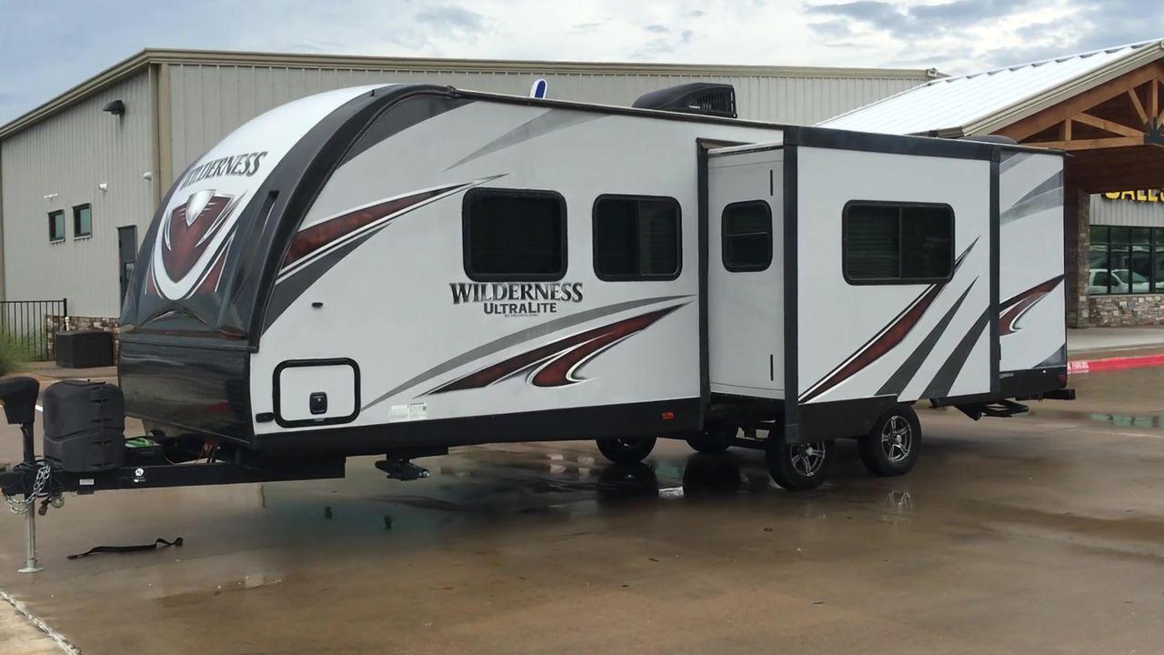 2018 HEARTLAND WILDERNESS 2450FB (5SFNB3022JN) , Length: 30.33 ft. | Dry Weight: 5,433 lbs. | Gross Weight: 6,900 lbs. | Slides: 1 transmission, located at 4319 N Main St, Cleburne, TX, 76033, (817) 678-5133, 32.385960, -97.391212 - With the 2018 Heartland Recreation Wilderness 2450FB travel trailer, set out on an outdoor adventure. For those looking for an unforgettable camping experience, this well-designed RV offers the ideal home away from home thanks to its innovative design, comfort, and functionality. The dimensions of t - Photo #5